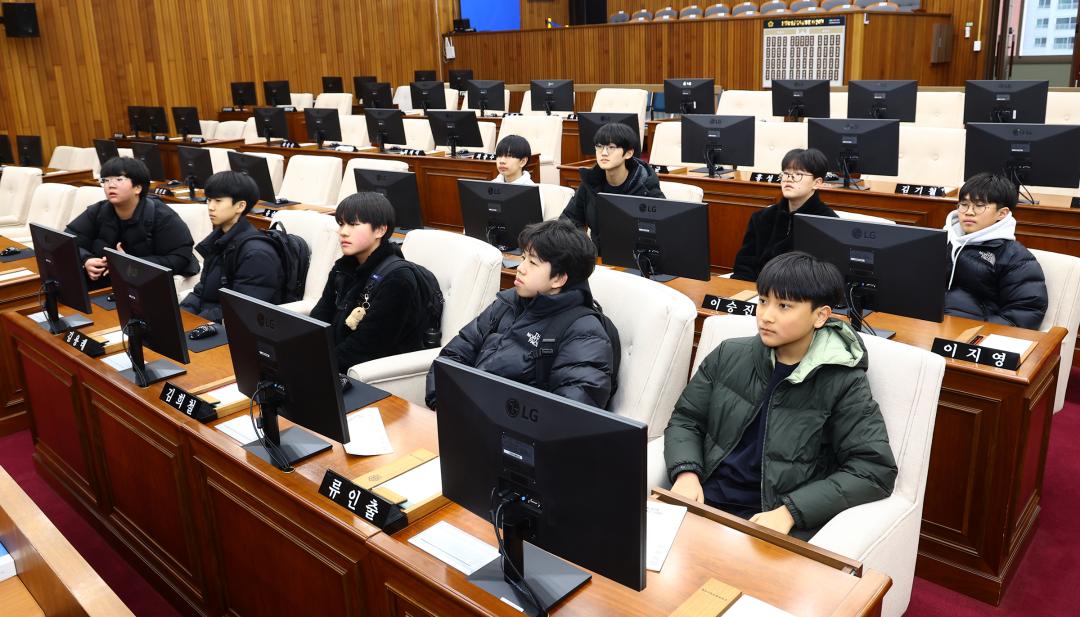 '강원특별자치도의회  견학(남춘천중학교)' 게시글의 사진(5) '2025-12-30 남춘천중학교 견학 (14).jpg'