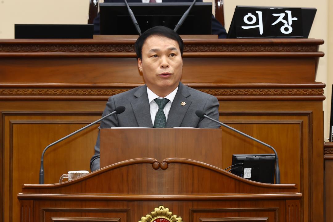 '제335회 제2차 본회의(제1차 도정 및 교육행정에 관한 질문)' 게시글의 사진(45) '2025-03-11 제335회 제2차 본회의(제1차 도정 및 교육행정에 관한 질문) (45) 박기영 의원.jpg'