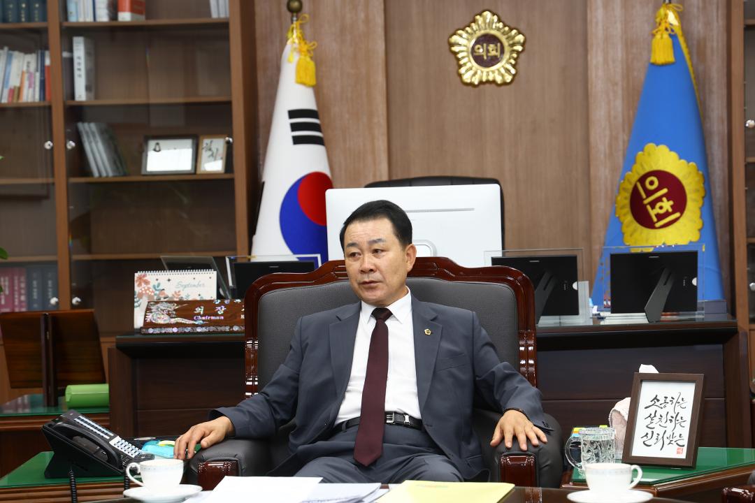 '강원특별자치도의회 신규 임용장 수여식' 게시글의 사진(26) '2025-09-29 임용장 수여식 (26).jpg'