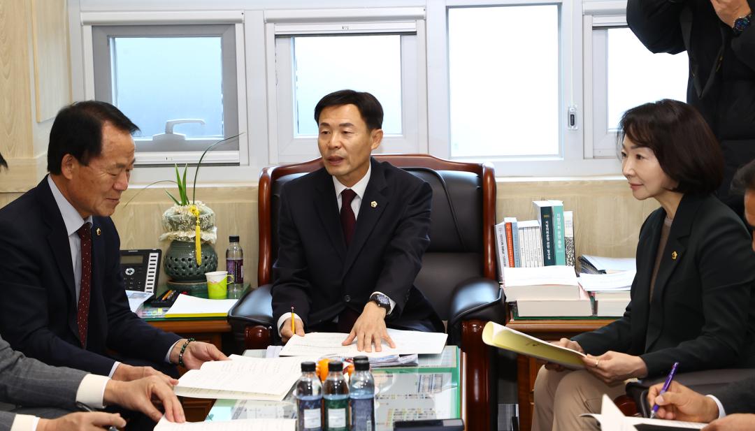 '제333회 제8차 예산결산특별위원회' 게시글의 사진(11) '2024-12-11 제333회 제8차 예산결산특별위원회 (11) 예산안조정소위원회.jpg'