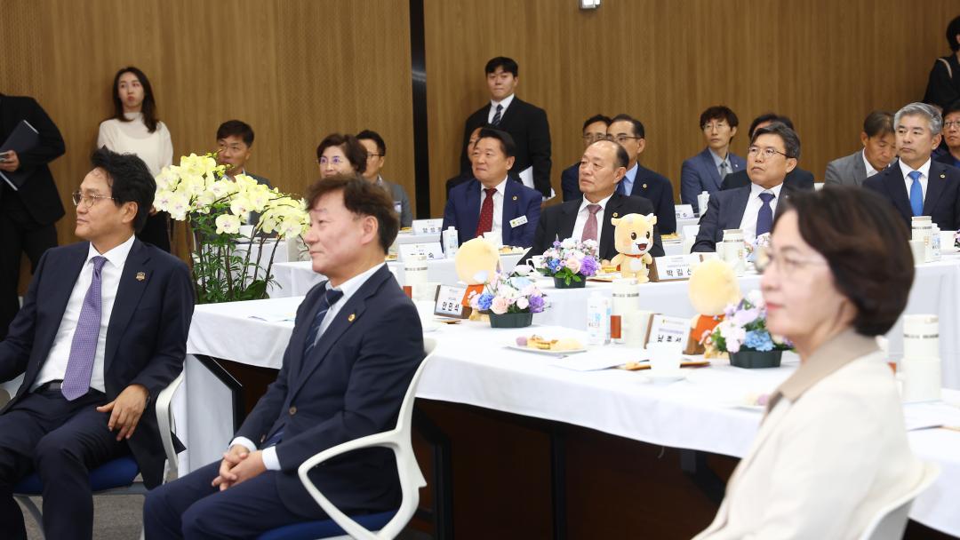 '대한민국시도의회의장협의회 2026년 제6차 임시회' 게시글의 사진(23) '2026-09-29 대한민국시도의회의장협의회 2026년 제6차 임시회 (22).jpg'