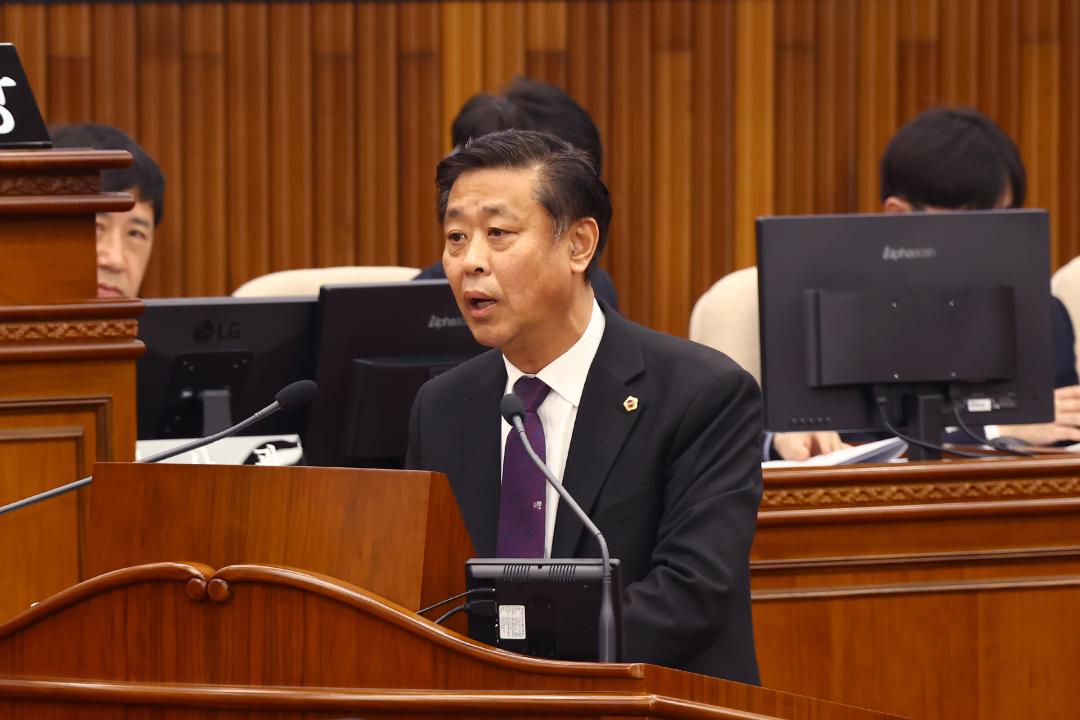 '제335회 제2차 본회의(제1차 도정 및 교육행정에 관한 질문)' 게시글의 사진(27) '2025-03-11 제335회 제2차 본회의(제1차 도정 및 교육행정에 관한 질문) (27) 지광천 의원.jpg'