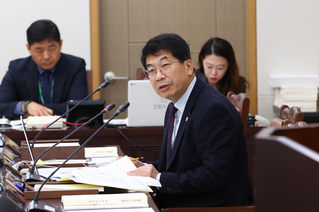 '2025년도 안전건설위원회 행정사무감사(건설교통국)' 게시글의 사진(16) '2025-11-07 2025년도 안전건설위원회 행정사무감사(건설교통국) (16).jpg'