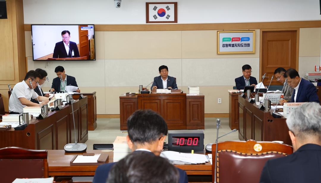 '제329회 제2차 경제산업위원회' 게시글의 사진(2) '2024-06-10 제329회 제2차 경제산업위원회 (2).jpg'