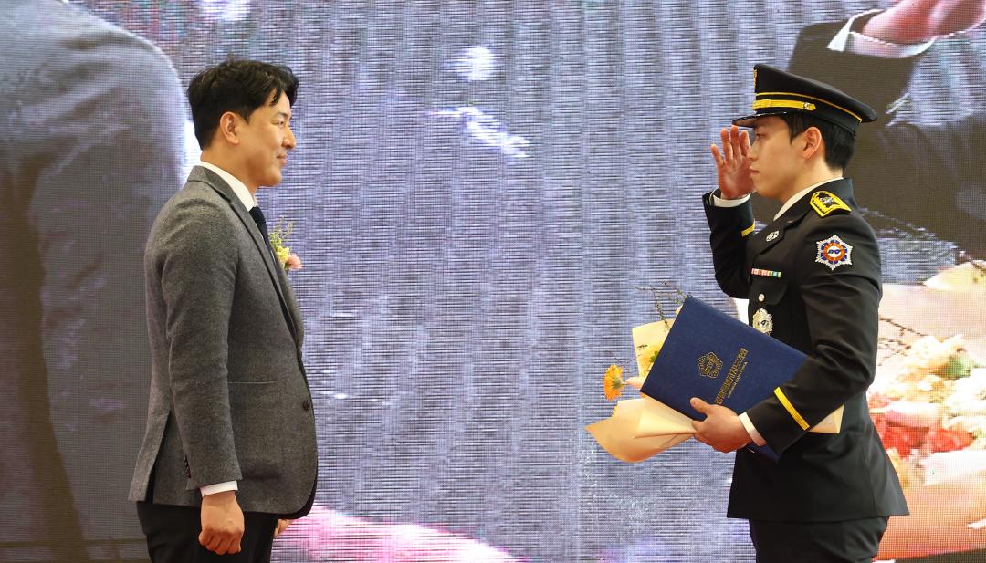 '제42기 소방사반 졸업 및 임명식' 게시글의 사진(17) '2026-01-23 제42기 소방사반 졸업 및 임명식 (16).jpg'