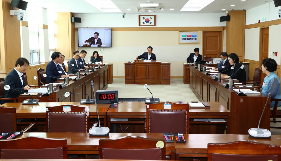 '제339회 제1차 강원연구원장 인사청문특별위원회' 게시글의 사진(2) '2025-07-08 제339회 제1차 강원연구원장 인사청문특별위원회 (1).jpg'