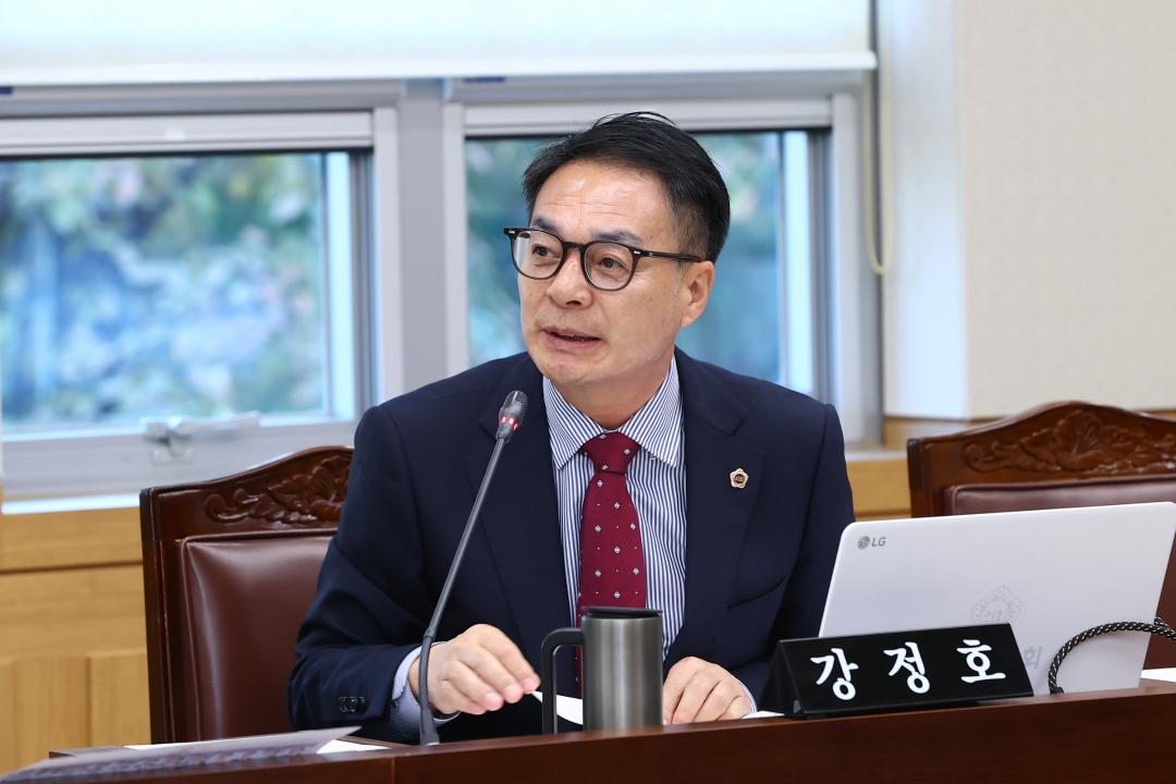 '2025년도 의회운영위원회 행정사무감사(의회사무처)' 게시글의 사진(67) '2025-11-05 2025년도 의회운영위원회 행정사무감사(의회사무처) (67).jpg'
