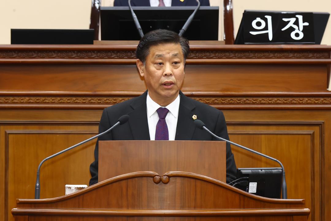 '제335회 제2차 본회의(제1차 도정 및 교육행정에 관한 질문)' 게시글의 사진(24) '2025-03-11 제335회 제2차 본회의(제1차 도정 및 교육행정에 관한 질문) (24) 지광천 의원.jpg'