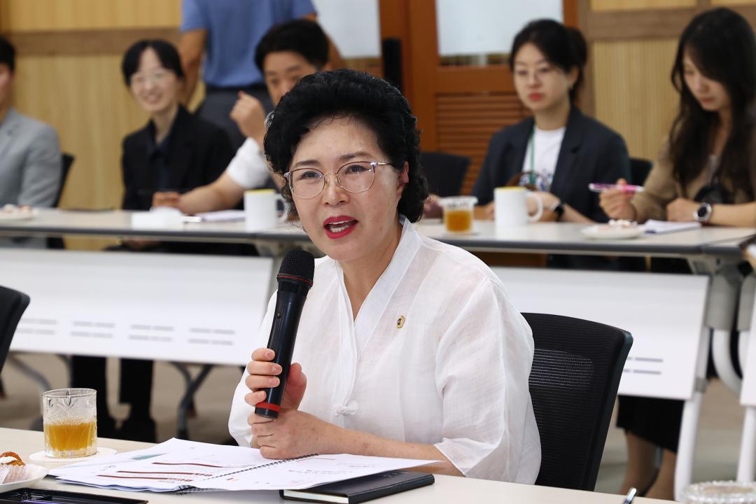 '강원특별자치도의회 교육위원회 의정연찬회' 게시글의 사진(16) '2025-07-18 강원특별자치도의회 교육위원회 의정연찬회 (16).jpg'