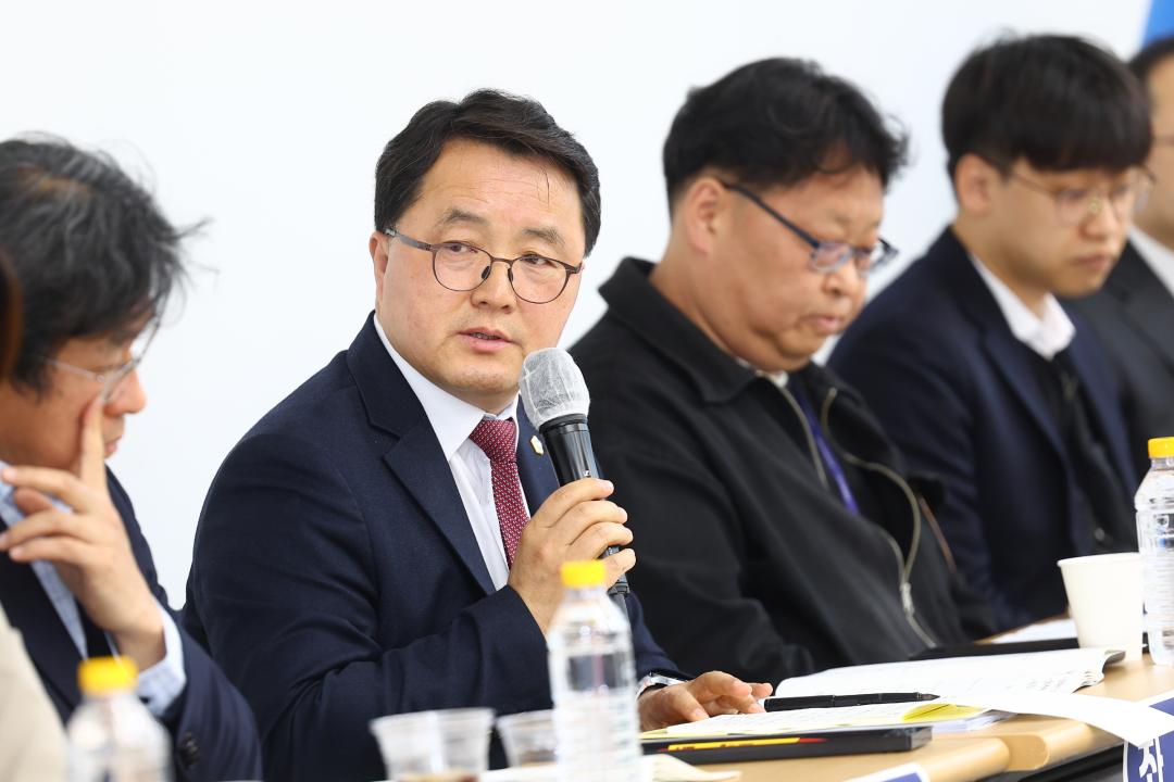 '강원국학진흥지원사업 아카이빙 정책토론회' 게시글의 사진(13) '2026-03-27 강원국학진흥지원사업 아카이빙 정책토론회 (13).jpg'