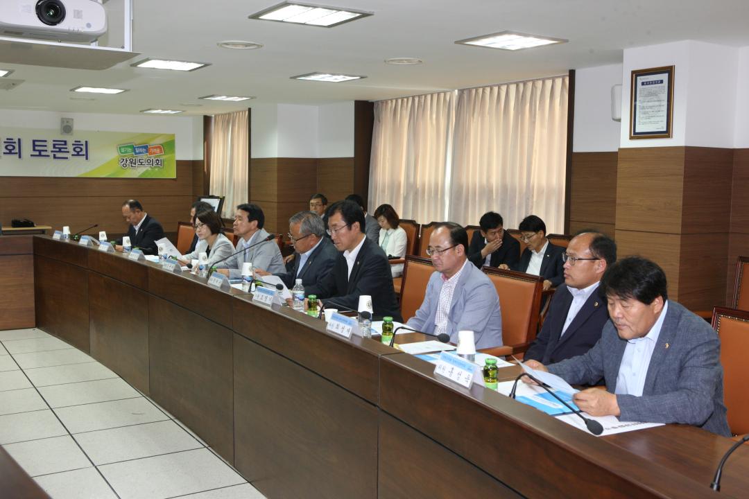 '제246회 경제건설위원회 토론회' 게시글의 사진(10) '2015-06-16 제246회 경제건설위원회 토론회 (10).jpg'