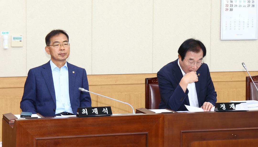 '제338회 제2차 경제산업위원회' 게시글의 사진(10) '2025-06-12 제338회 제2차 경제산업위원회 (10).jpg'