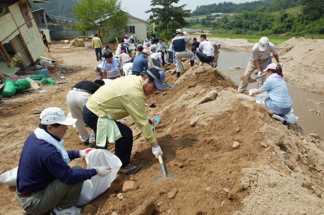 '수해지역 복구 자원봉사' 게시글의 사진(20) '2006-07-25 수해지역 복구 자원봉사 (20).JPG'