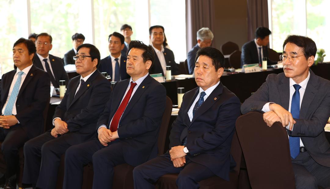 '대한민국 시도의회운영위원장협의회 제10대 후반기 제8차 정기회' 게시글의 사진(90) '2024-05-16 대한민국 시도의회운영위원장협의회 제10대 후반기 제8차 정기회 (92).jpg'