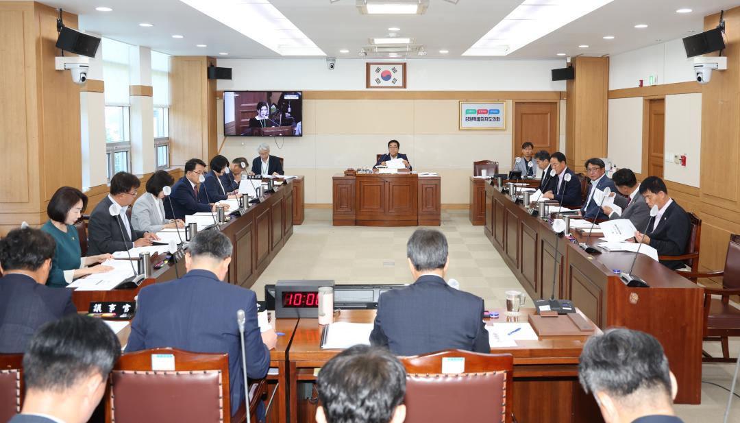 '제329회 제1차 의회운영위원회' 게시글의 사진(2) '2024-06-04 제329회 제1차 의회운영위원회 (2).jpg'