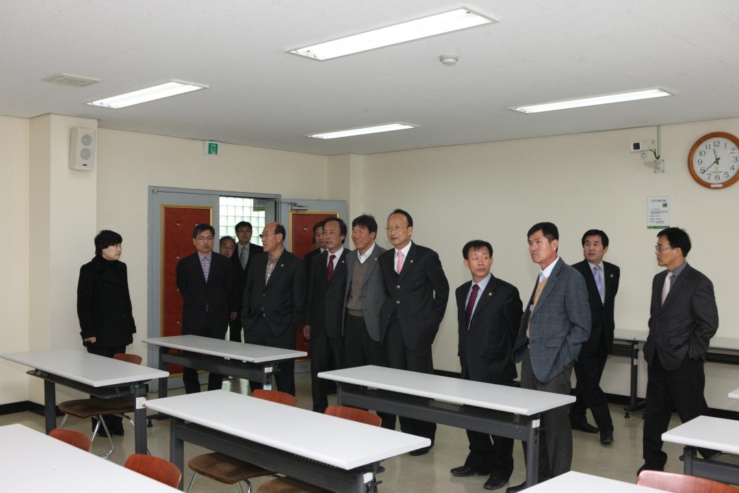 '208회 농림수산위원회 현지시찰' 게시글의 사진(9) '2011-03-16 208회 농림수산위원회 현지시찰 (9).jpg'