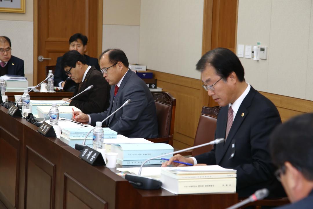 '제251회 제3차 경제건설위원회' 게시글의 사진(18) '2015-11-26 제251회 제3차 경제건설위원회 (18).JPG'