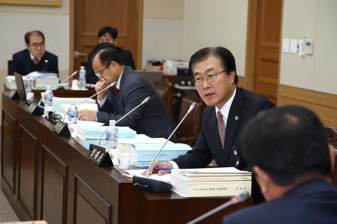 '제251회 제3차 경제건설위원회' 게시글의 사진(23) '2015-11-26 제251회 제3차 경제건설위원회 (23).JPG'
