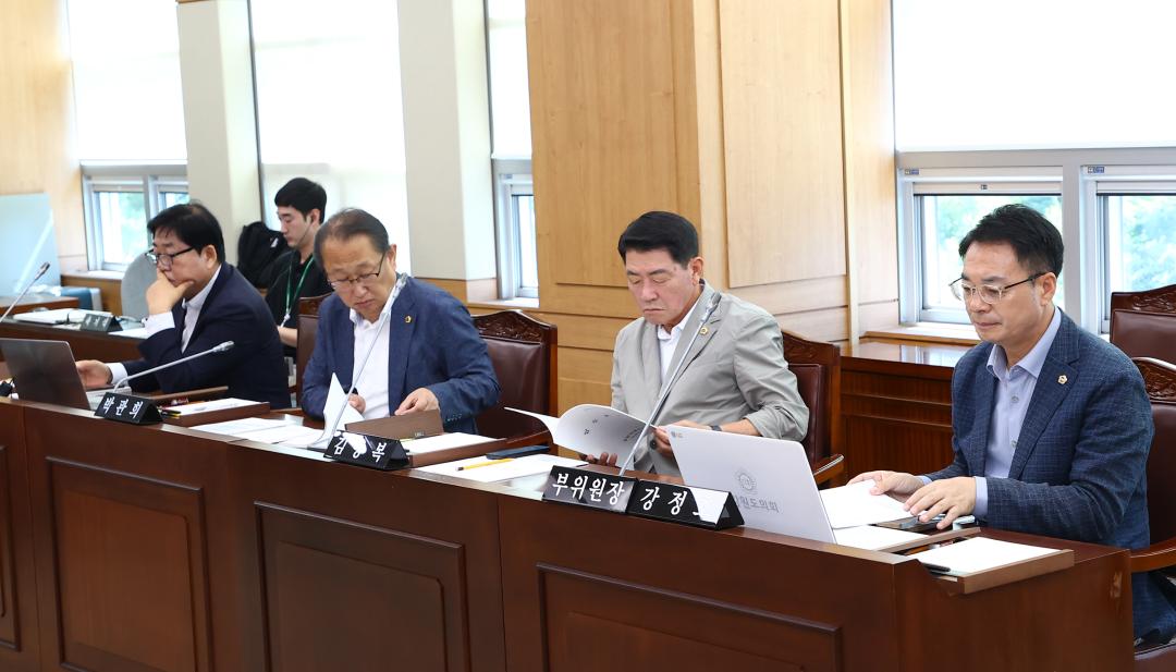 '제339회 제3차 경제산업위원회' 게시글의 사진(10) '2025-07-11 제339회 제3차 경제산업위원회 (10).jpg'