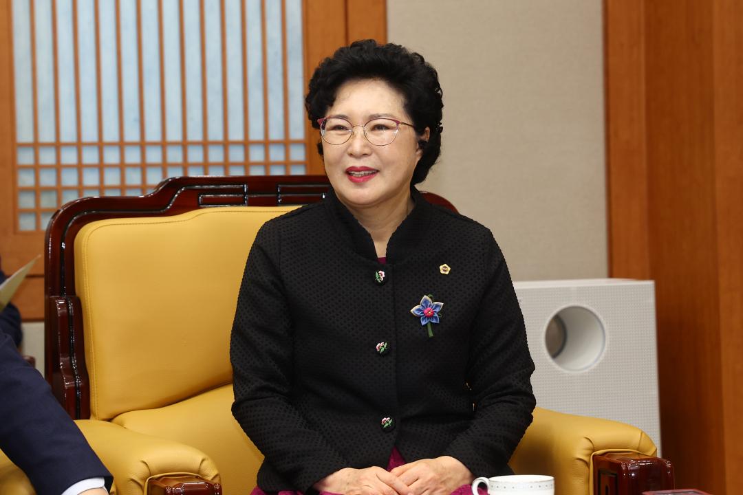 '2025회계연도 결산검사위원 위촉식 및 간담회' 게시글의 사진(39) '2026-04-16 2025회계연도 결산검사위원 위촉식 및 간담회 (41).jpg'