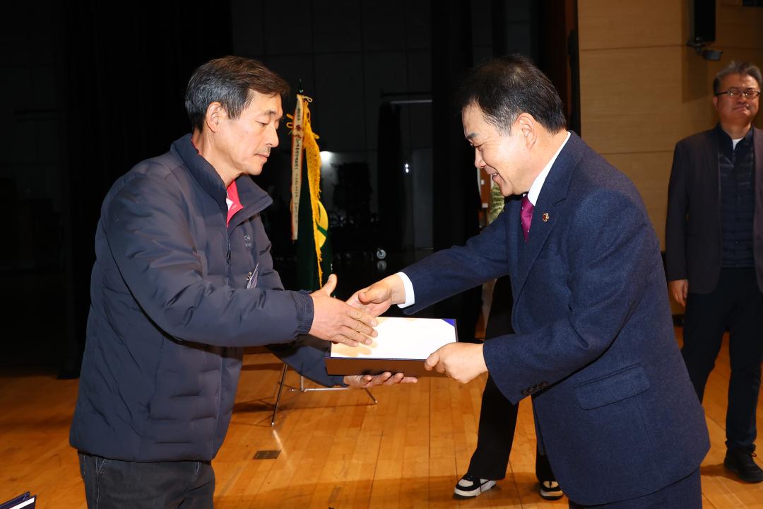 '강원특별자치도 새마을지도자대회' 게시글의 사진(23) '2025-11-26 강원특별자치도 새마을지도자대회 (23).jpg'