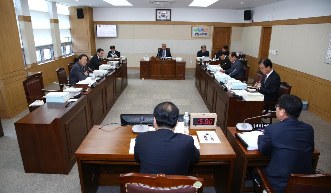 '제251회 제3차 경제건설위원회' 게시글의 사진(15) '2015-11-26 제251회 제3차 경제건설위원회 (15).JPG'