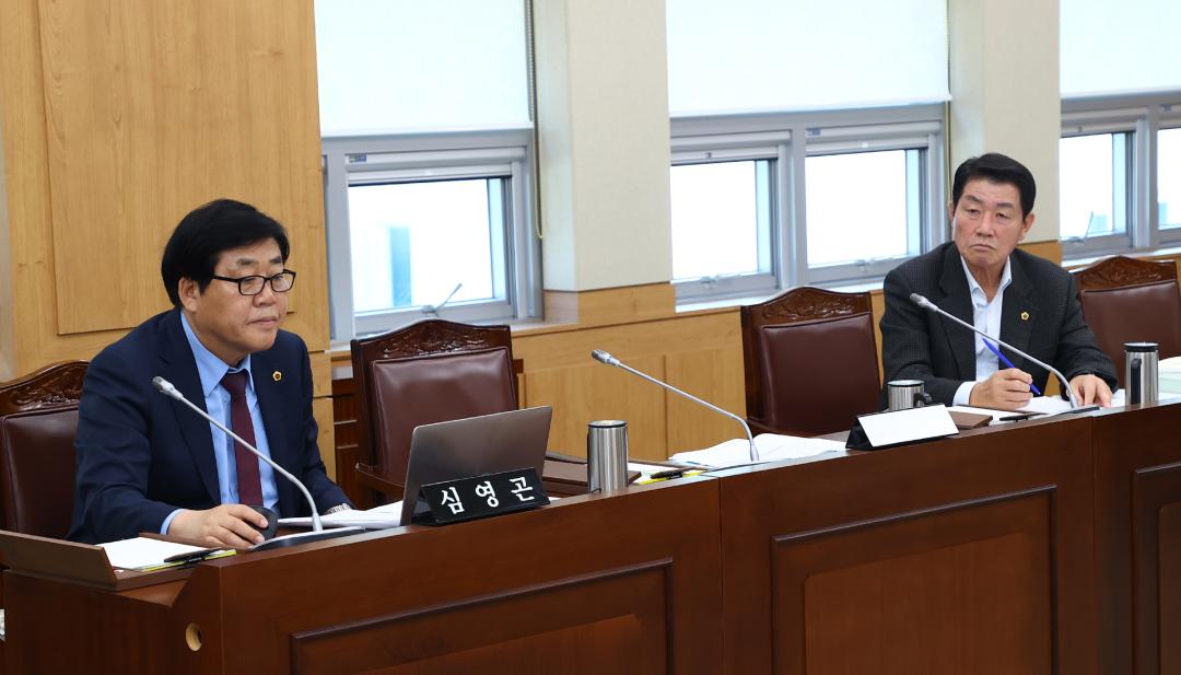 '제342회 제5차 경제산업위원회' 게시글의 사진(3) '2025-11-26 제342회 제5차 경제산업위원회 (3).jpg'