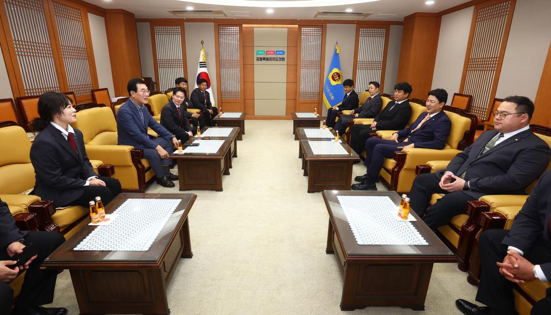 '강원특별자치도의회 방문(강원청년회의소)' 게시글의 사진(5) '2026-08-27 강원특별자치도의회 방문(강원청년회의소) (4).jpg'