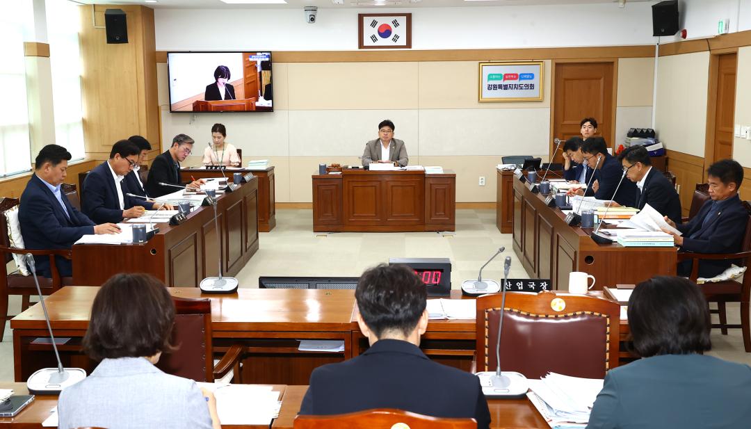 '제347회 제5차 경제산업관광위원회' 게시글의 사진(2) '2026-07-14 제347회 제5차 경제산업관광위원회 (2).jpg'