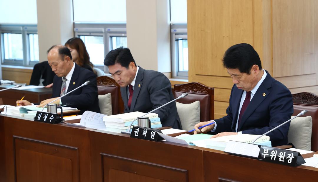 '제342회 제6차 농림수산위원회' 게시글의 사진(6) '2025-11-26 제342회 제6차 농림수산위원회 (5).jpg'