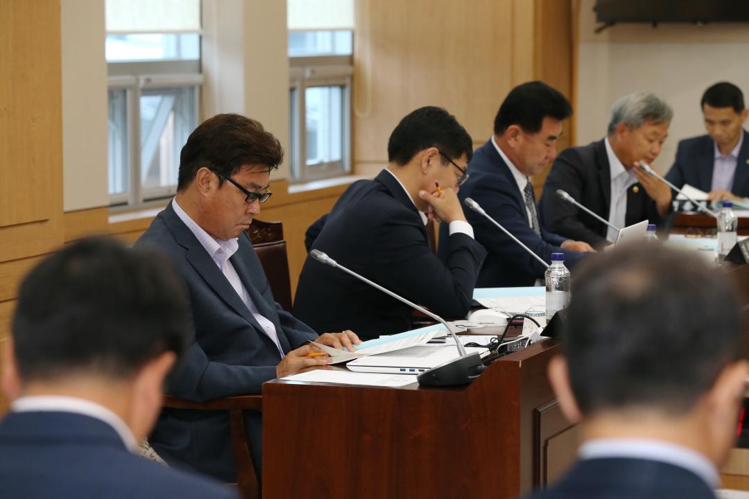 '제274회 제2차 농림수산위원회' 게시글의 사진(4) '2018-07-09 제274회 제2차 농림수산위원회 (4).JPG'