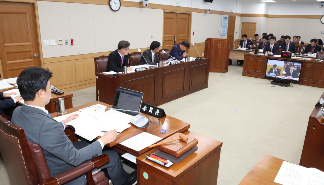 '2024년도 기획행정위원회 행정사무감사(강원인재원, 강원개발공사)' 게시글의 사진(16) '2024-11-12 2024년도 기획행정위원회 행정사무감사 (16) 강원개발공사.jpg'