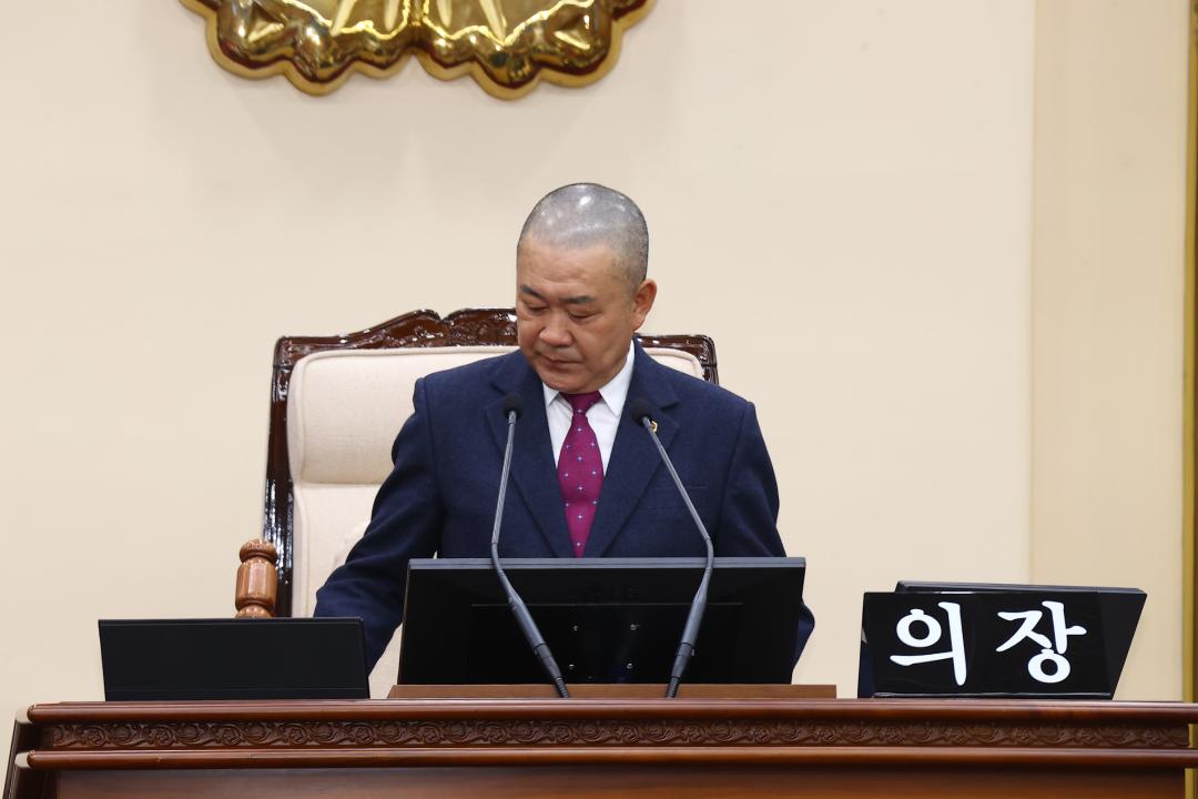 '제343회 제2차 본회의' 게시글의 사진(19) '2026-02-12 제343회 제2차 본회의 (19) 회의진행 김시성의장.jpg'