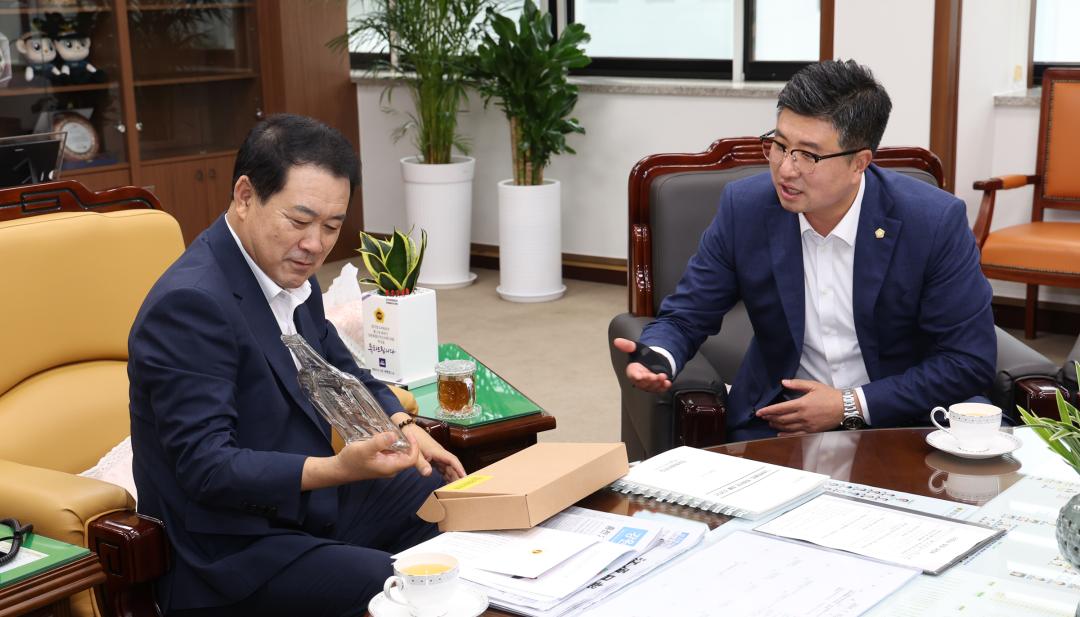 '양양군의장 강원특별자치도의회 방문' 게시글의 사진(5) '2024-07-25 양양군의장 면담 (5).jpg'