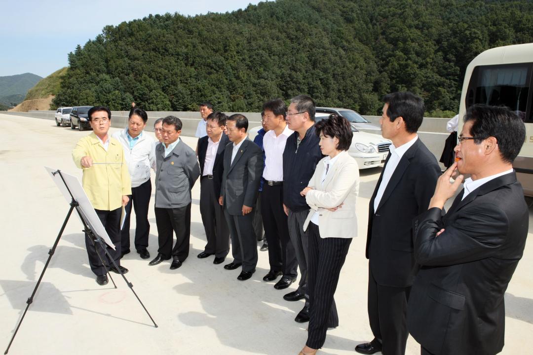 '경춘고속도로 연결도로 건설사업 추진현황 확인' 게시글의 사진(5) '2009-09-10 경춘고속도로 연결도로 건설사업 추진현황 확인 (5).jpg'