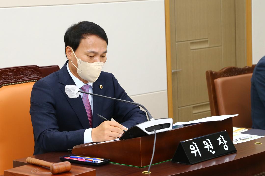 '2022년도 안전건설위원회 행정사무감사(건설교통국)' 게시글의 사진(14) '2022-11-08 2022년도 안전건설위원회 행정사무감사(건설교통국) (15).jpg'