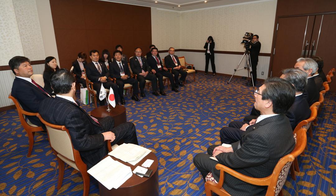 '제8회 동북아시아 지방의회 의장포럼 및 레고랜드제팬 현지시찰' 게시글의 사진(3) '2017-04-18 제8회 동북아시아 지방의회 의장포럼 및 레고랜드제팬 현지시찰 (3).jpg'