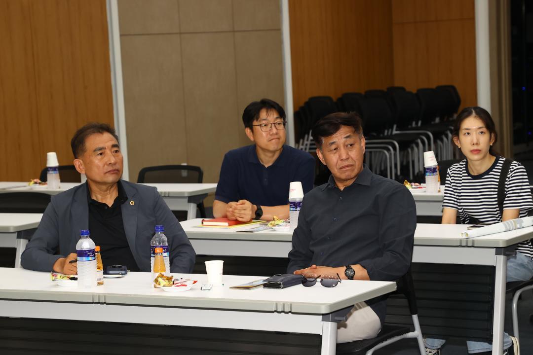 '폐광지역개발지원 특별위원회 현지시찰' 게시글의 사진(11) '2025-08-18 폐광지역개발지원 특별위원회 현지시찰(문경석탄박물관) (12).jpg'
