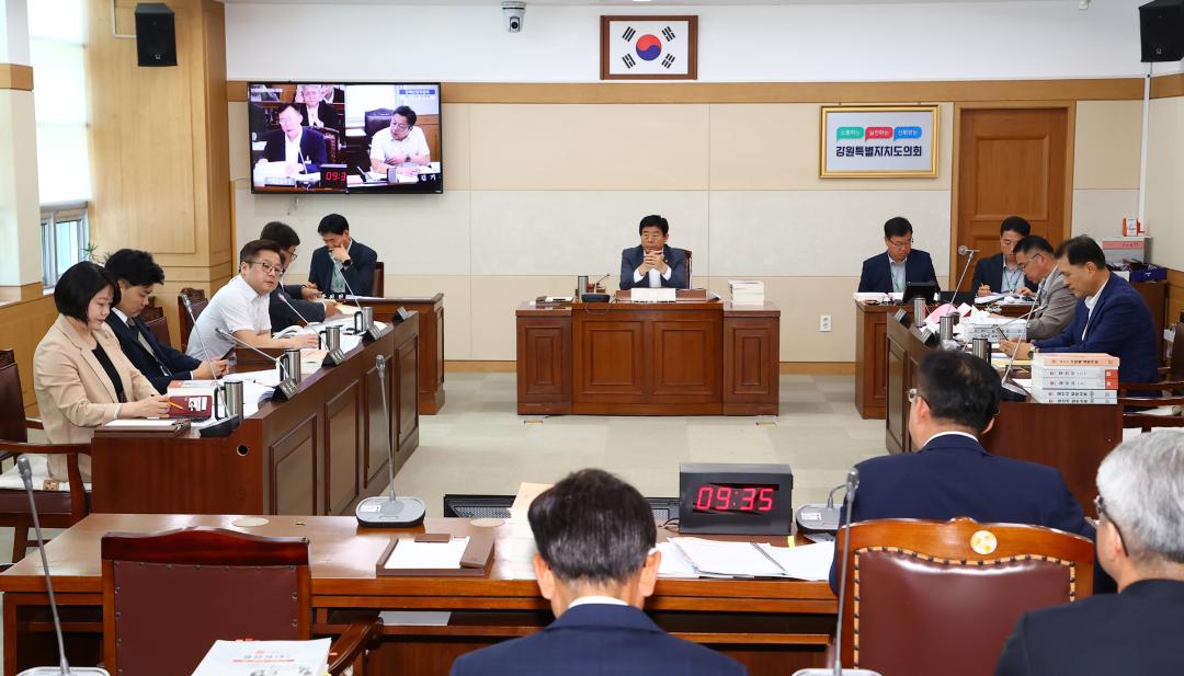 '제329회 제2차 경제산업위원회' 게시글의 사진(16) '2024-06-10 제329회 제2차 경제산업위원회 (16).jpg'
