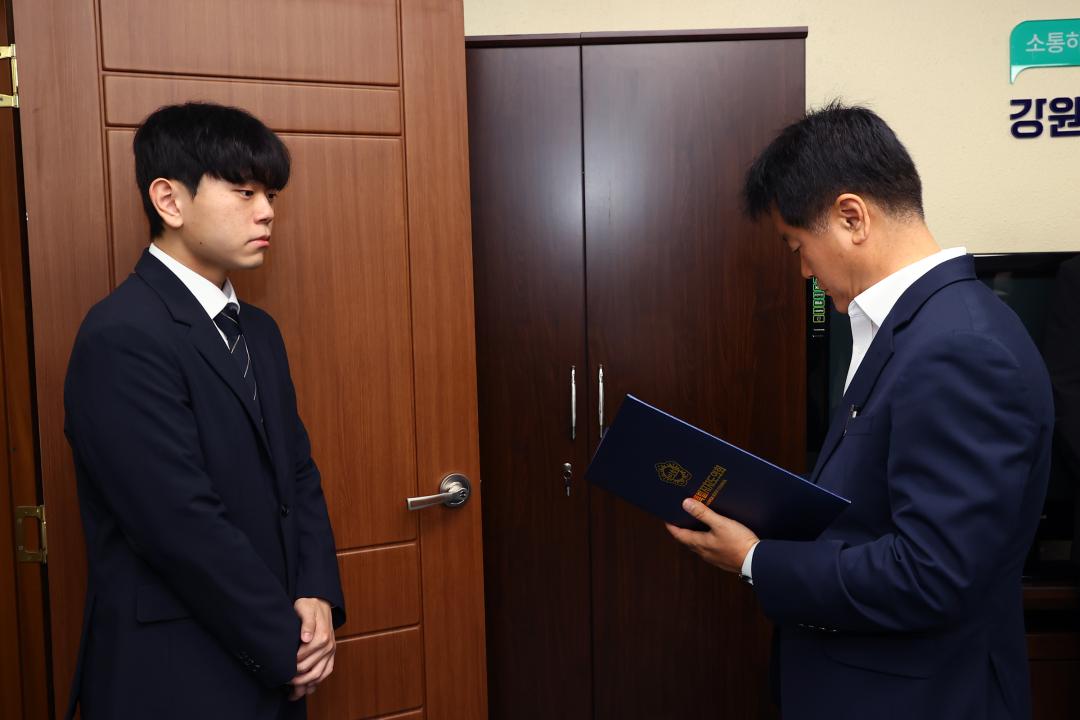 '강원특별자치도의회 인사발령장 전달식' 게시글의 사진(16) '2026-07-01 강원특별자치도의회 인사발령장 전달식 (16).jpg'