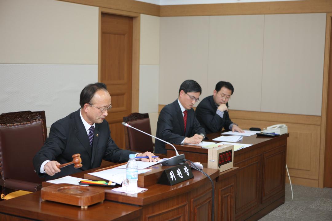 '206회 제7차 농림수산위원회' 게시글의 사진(10) '2011-01-28 206회 제7차 농림수산위원회 (10).jpg'