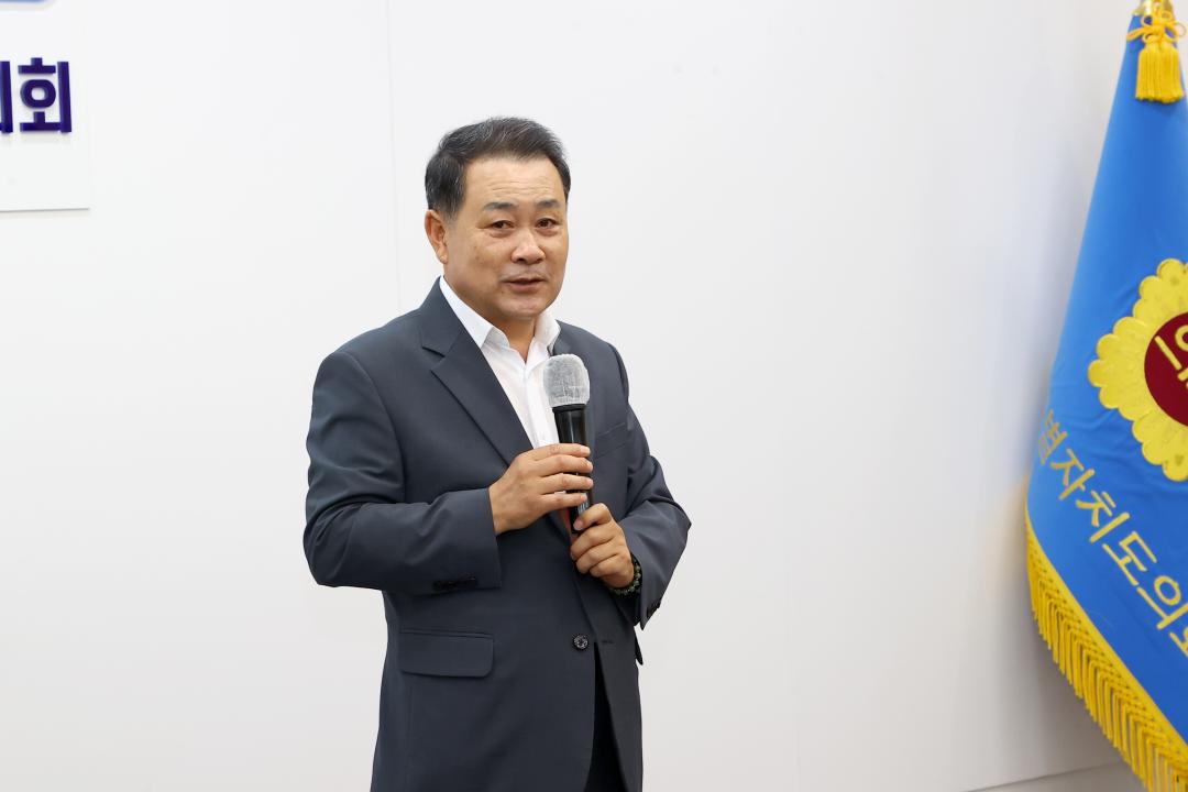 '강원특별자치도의회사무처 공무원 임용장 수여식' 게시글의 사진(39) '2025-07-22 강원특별자치도의회사무처 공무원 임용장 수여식 (39).jpg'