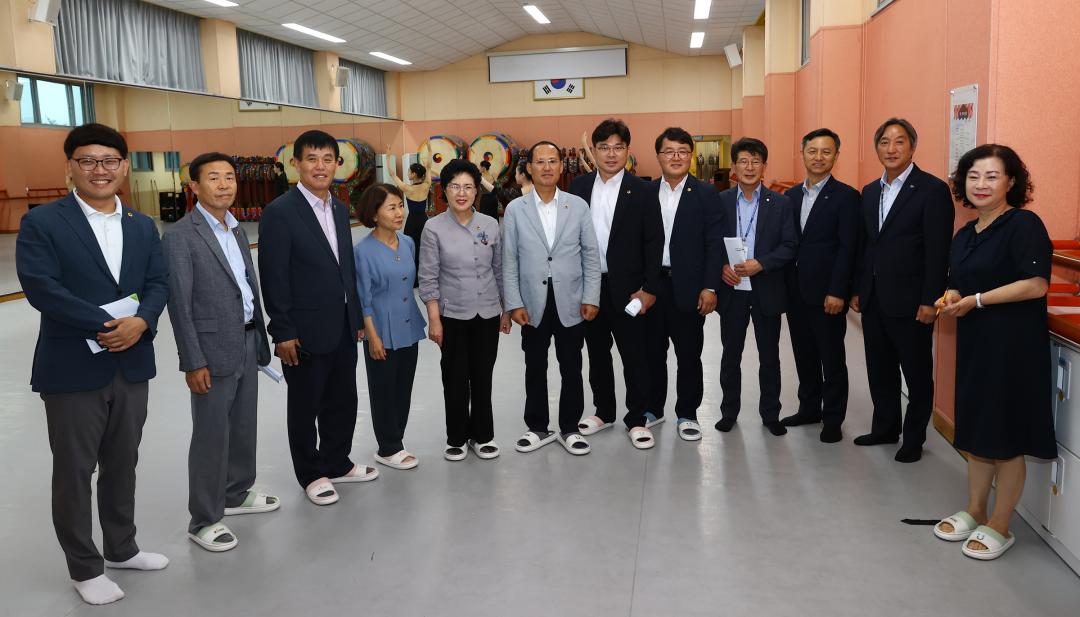 '강원특별자치도의회 교육위원회 의정연찬회' 게시글의 사진(45) '2025-07-17 강원특별자치도의회 교육위원회 의정연찬회 (47)(강원예술고등학교).jpg'