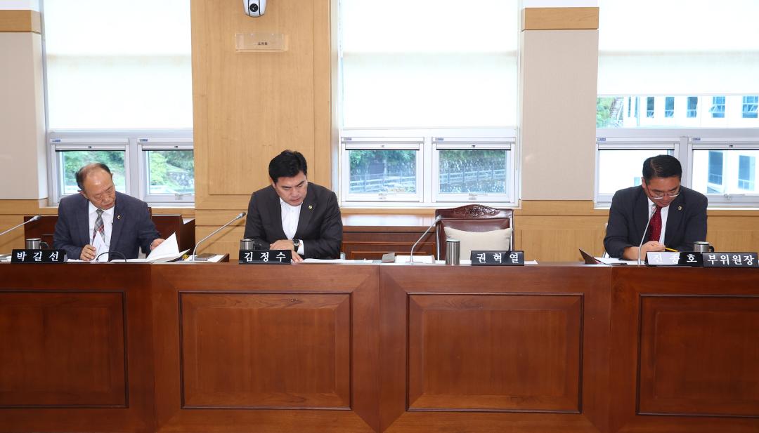 '제341회 제1차 농림수산위원회' 게시글의 사진(4) '2025-10-14 제341회 제1차 농림수산위원회 (4).jpg'