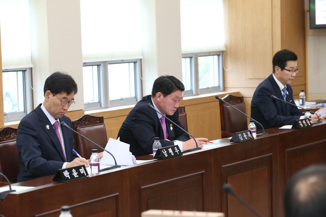 '제263회 제1차 의회운영위원회' 게시글의 사진(6) '2017-04-05 제263회 제1차 의회운영위원회 (6).JPG'