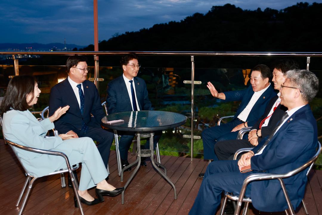 '대한민국시도의회의장협의회 제5차 임시회' 게시글의 사진(21) '2025-09-23 대한민국시도의회의장협의회 제5차 임시회 (21).jpg'