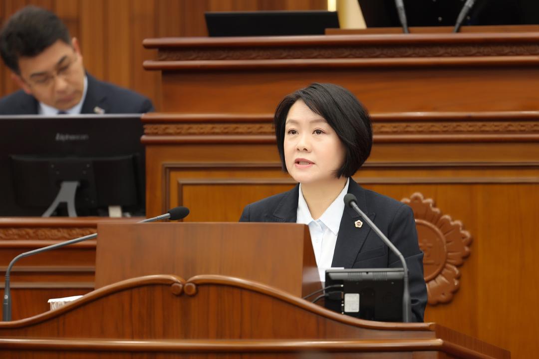 '제335회 제2차 본회의(제1차 도정 및 교육행정에 관한 질문)' 게시글의 사진(99) '2025-03-11 제335회 제2차 본회의(제1차 도정 및 교육행정에 관한 질문) (99) 박윤미 의원.jpg'