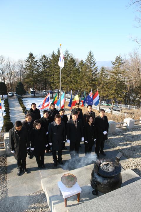 '강원도의회 신년 충렬탑 참배' 게시글의 사진(43) '2015-01-02 강원도의회 신년 충렬탑 참배 (43).jpg'