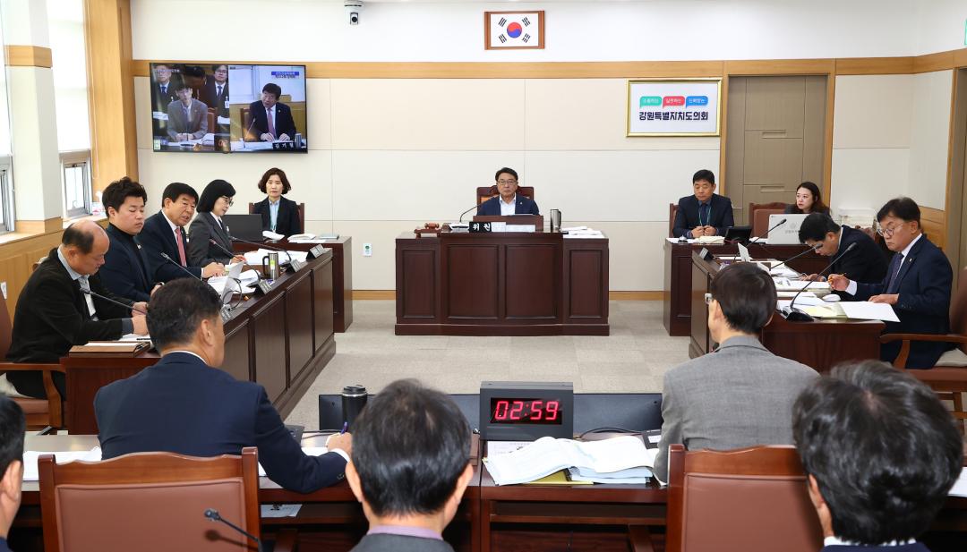 '2025년도 안전건설위원회 행정사무감사(건설교통국)' 게시글의 사진(2) '2025-11-07 2025년도 안전건설위원회 행정사무감사(건설교통국) (5).jpg'