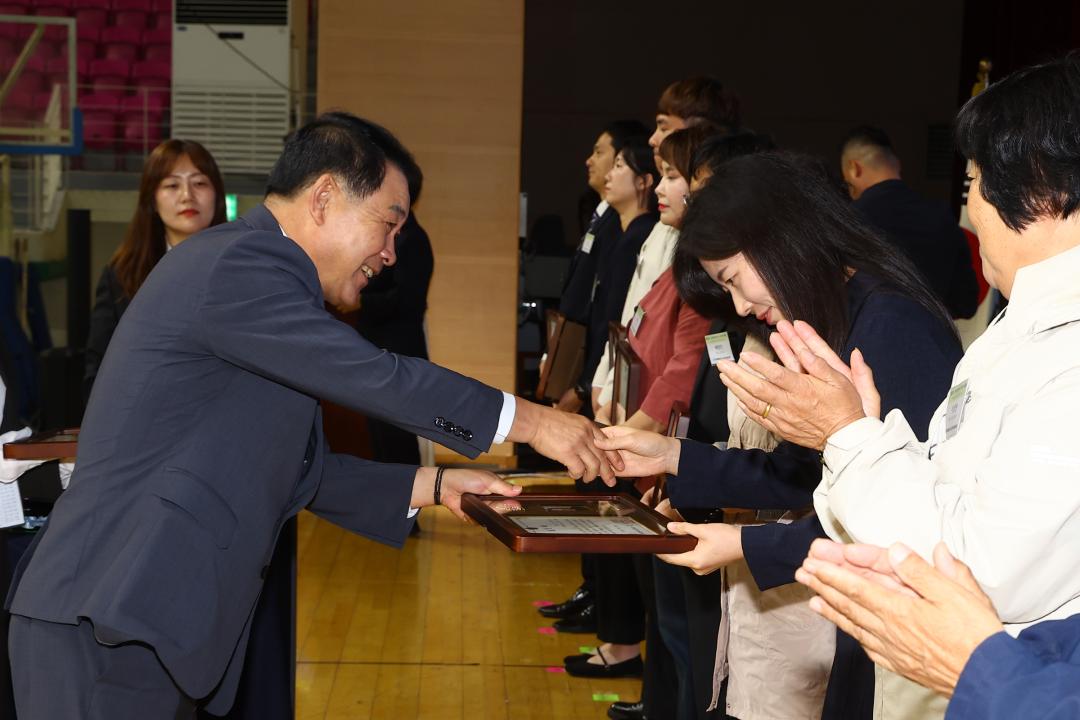 '제24회 강원특별자치도 사회복지사 대회' 게시글의 사진(42) '2025-09-30 제24회 강원특별자치도 사회복지사 대회 (42).jpg'